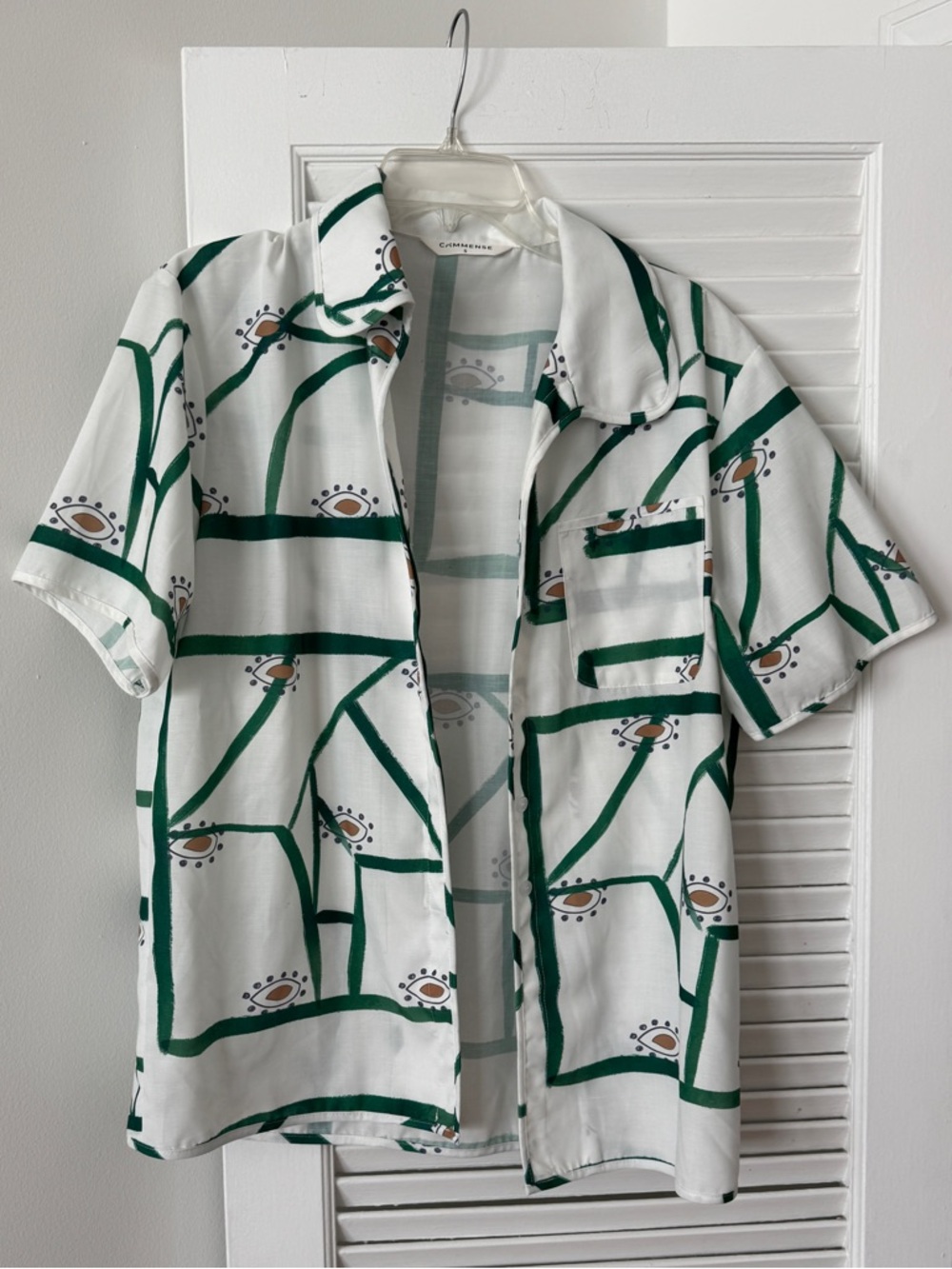 Commense button down perfect for summer, size S